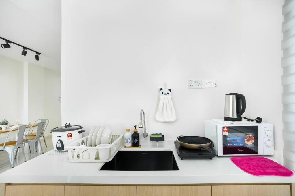 Mansion One 1bedroom * George Town